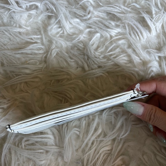 Urban Outfitters Cardholder - Picture 4 of 5